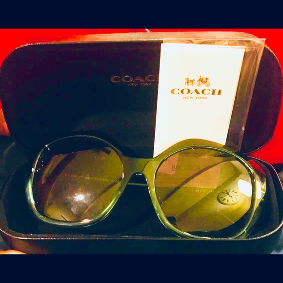 Coach sunglasses and cAse like new - Picture 1 of 1